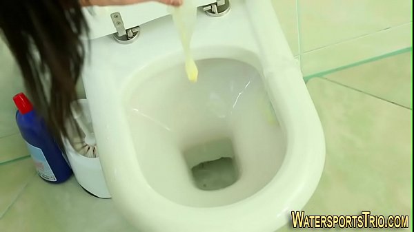 Pee fetish skank pissing