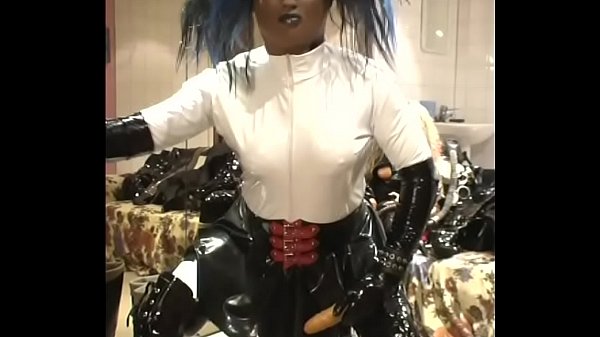 Roxina2007EbonyBabeAndDoll230207XL.WMV