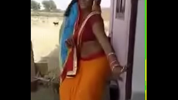 Local bhabhi dance