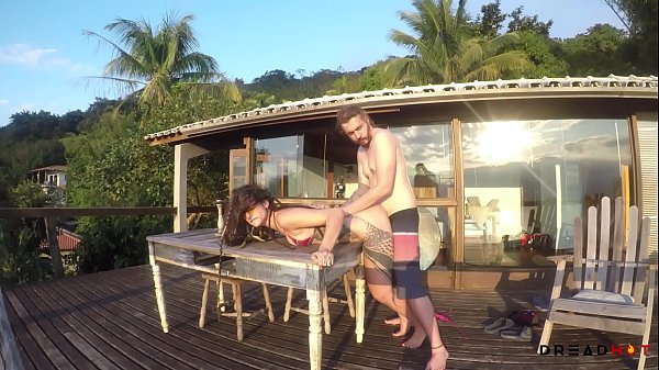 Sexo em Ilhabela- Publico na Praia, boquete, Fudendo de frente pro mar