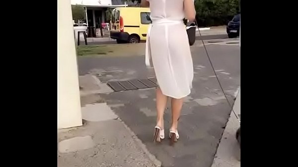 Flashing my body in public place