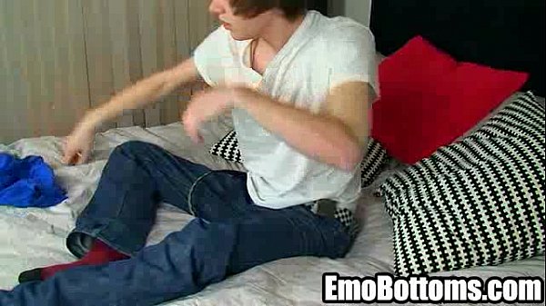 Emo twink Jason Andrews tugging on his hard cock1024 1