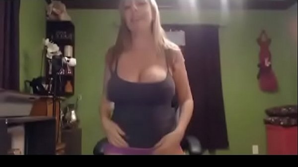 Super big boobs spraying sweet milk on webcam
