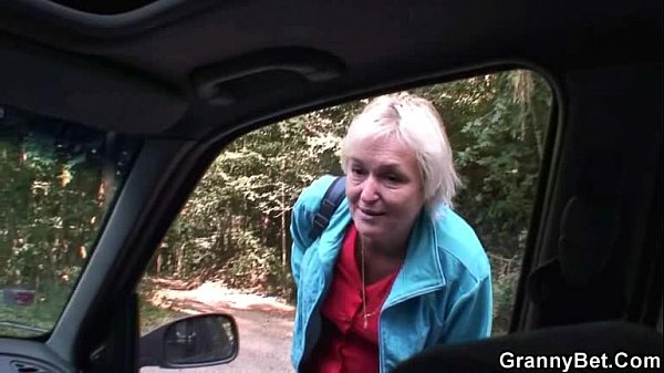 Old bitch gets nailed in the car by a stranger