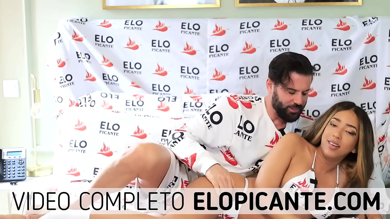 JOVENCITA ESPAÑOLA RUBIA FOLLA CON ELO PODCAST