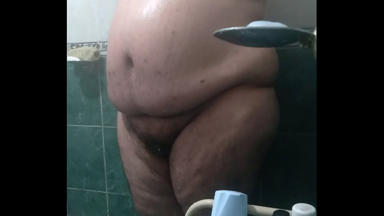 Masturbacion anal en el baño