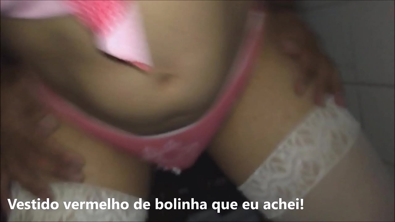 Eu com outra calcinha rose que peguei direto da gaveta da Talita