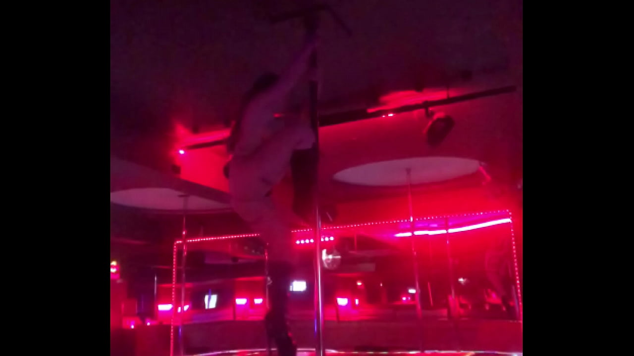 Stripping Pole Dance