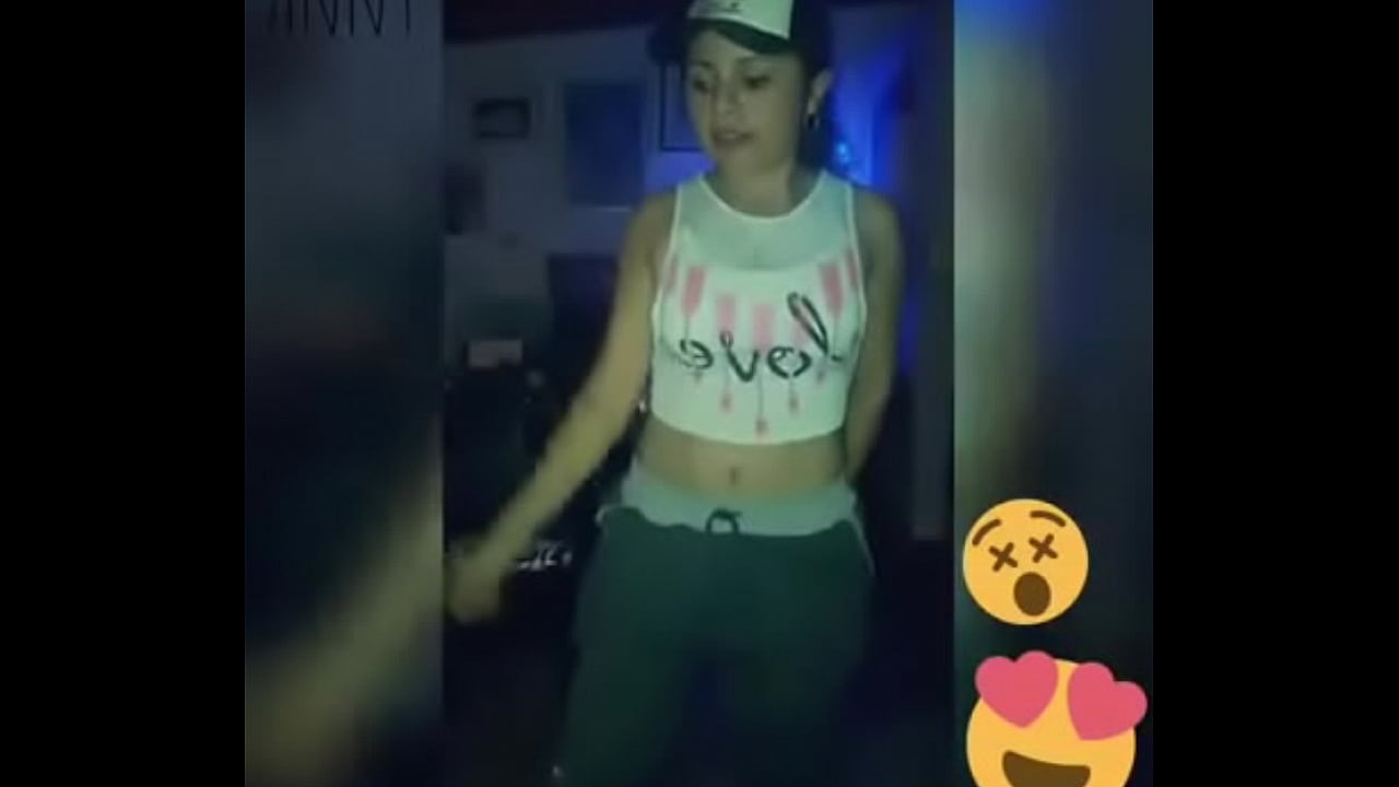 Puta calienta bailando