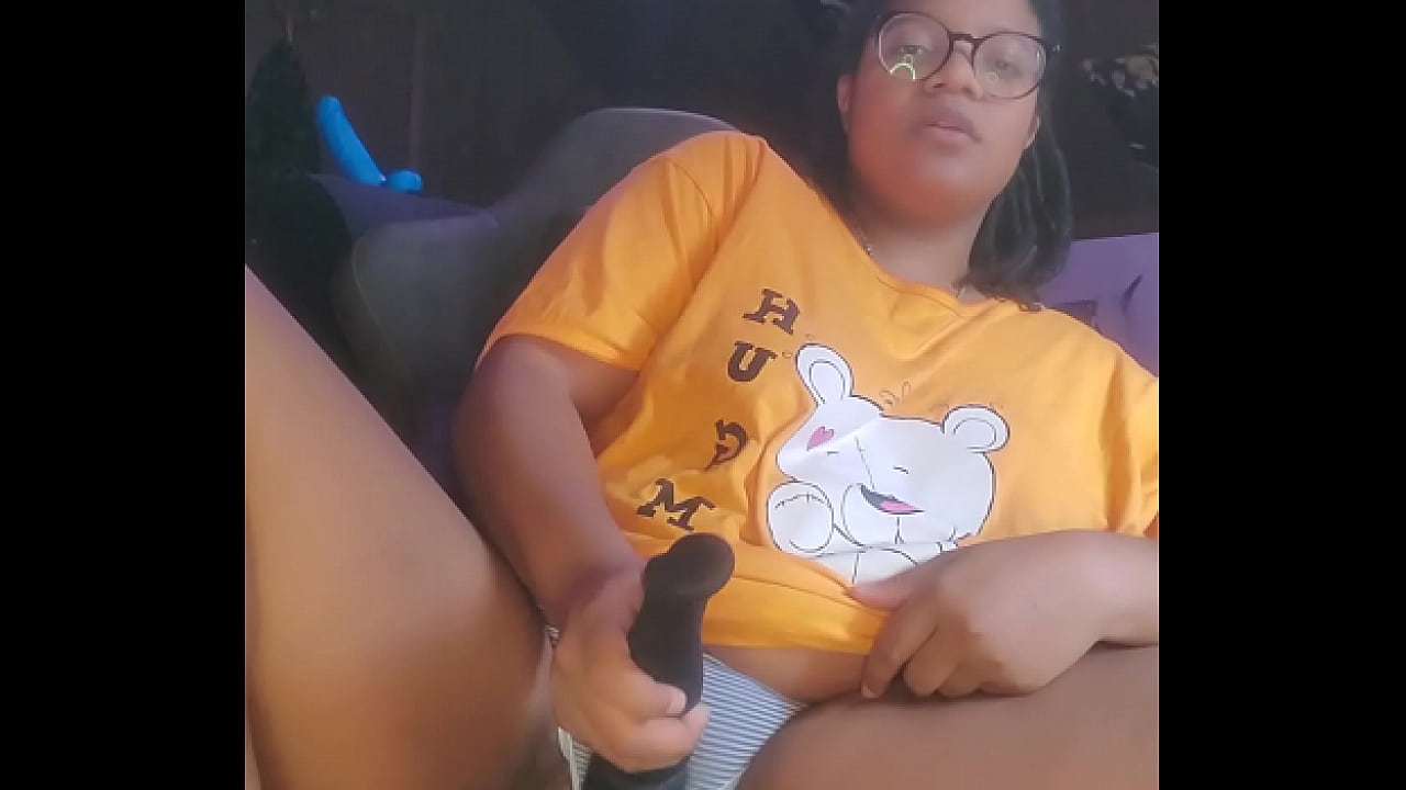 twitch streamer bearynervous gives herself squirting orgasms all over her new gaming chair