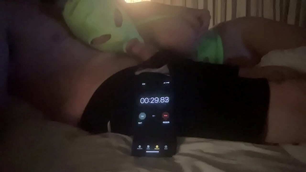 masked cockwhore holds it in her mouth for 1 minute timer