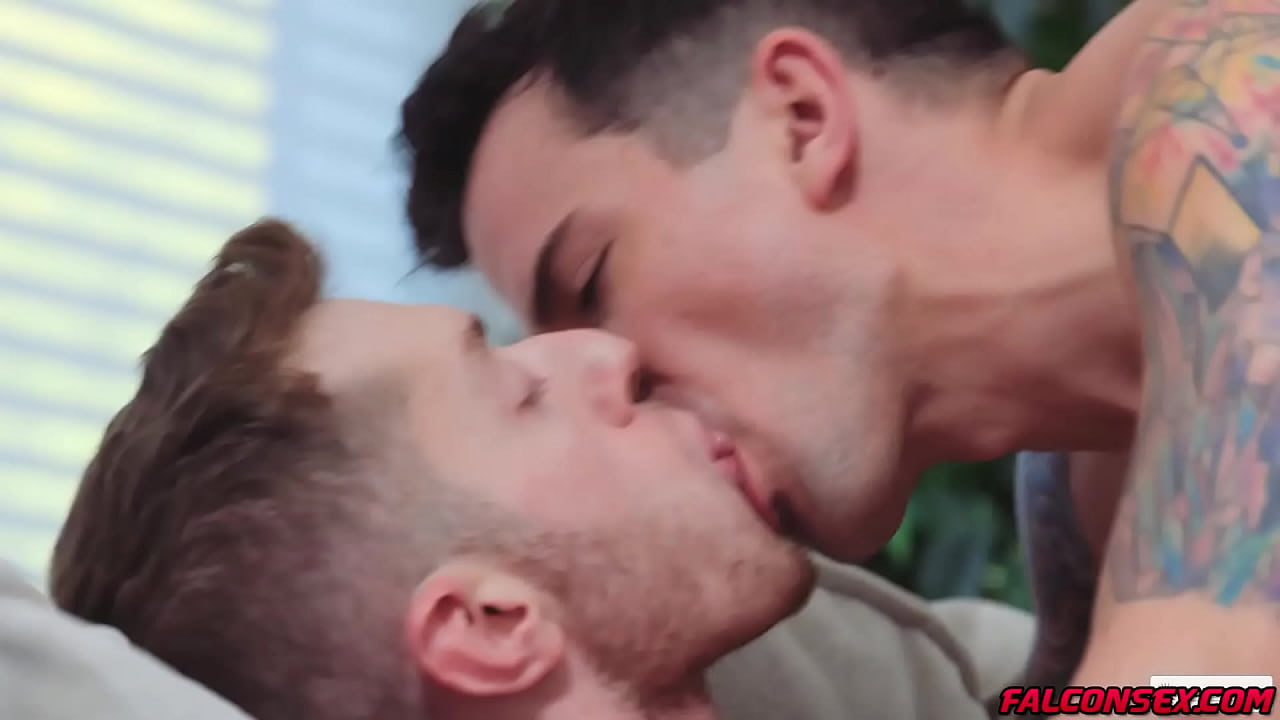 Dakota Payne and Jake Klein have a bareback sex escapade