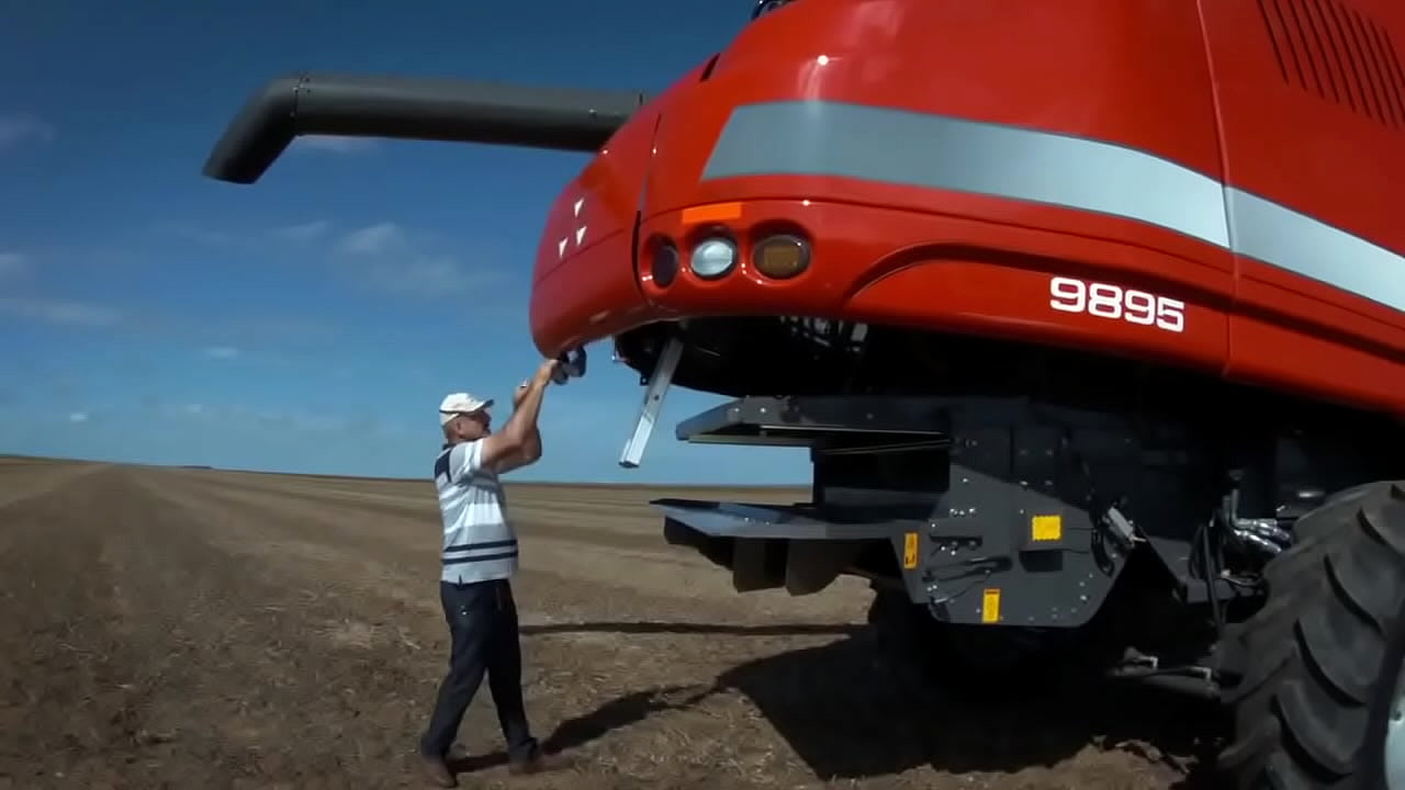 MF 9895 - Lançamento da Massey Ferguson - Volmaq Máquinas Agricolas LTDA.MP4