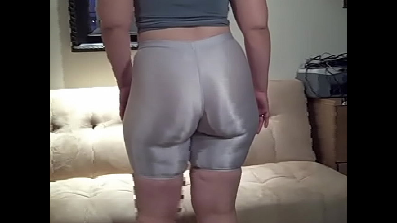 Curvy Lycra Chubby Wife in Tight Spandex