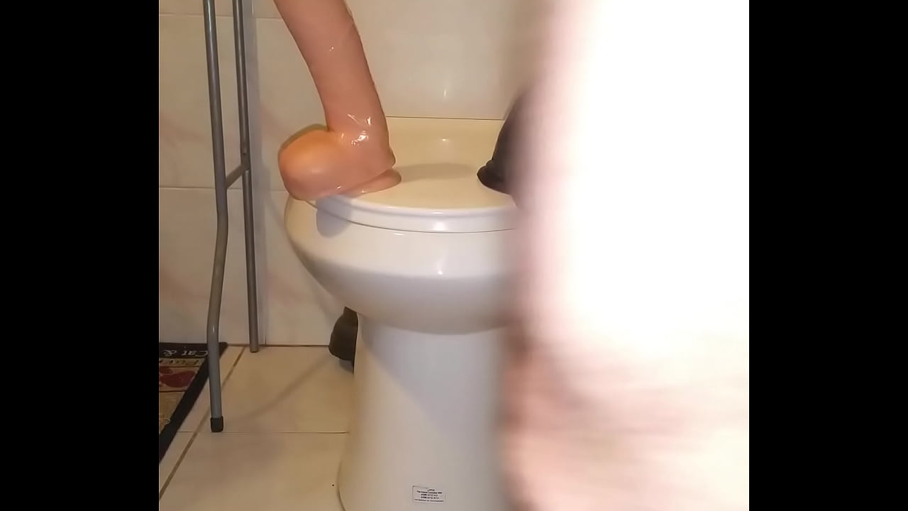 Nice dildo session. Deep ass