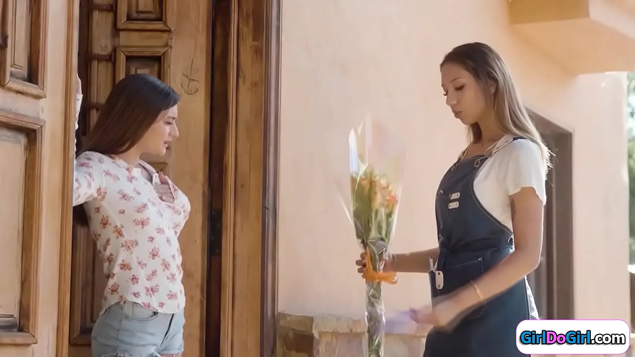 Teen asian flowershopowner brings by ordered flowers.Her brunette lesbian client invites her in and kisses her.The 19yo is pussy licked and fingered
