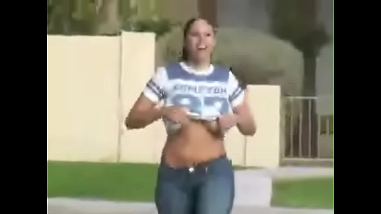 Gianna Michaels Showing those Tits some Air