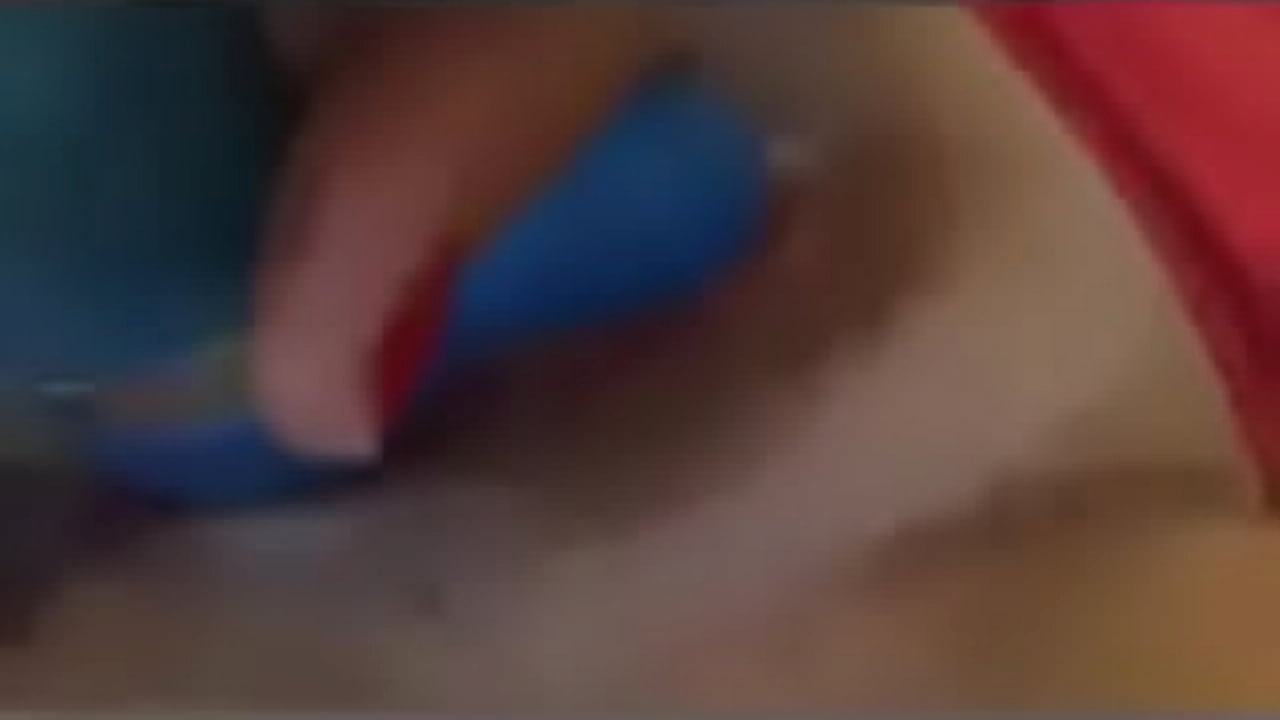 Gf slut gets loud as she cums