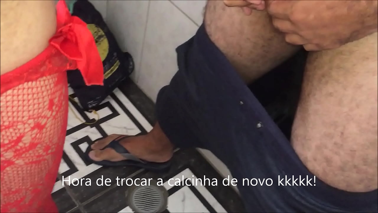 Eu começando ano 2019 levando rola eu usando a calcinha vermelha e meia 7 8 da sobrinha da minha esposa