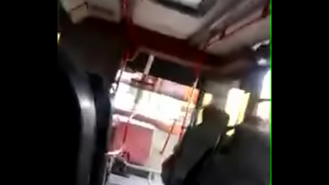 Una mamadita en el camion a su amante