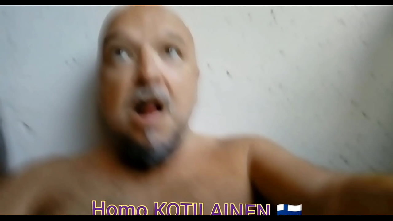 Homo Kotilainen jerking on his balcony in Kuopio