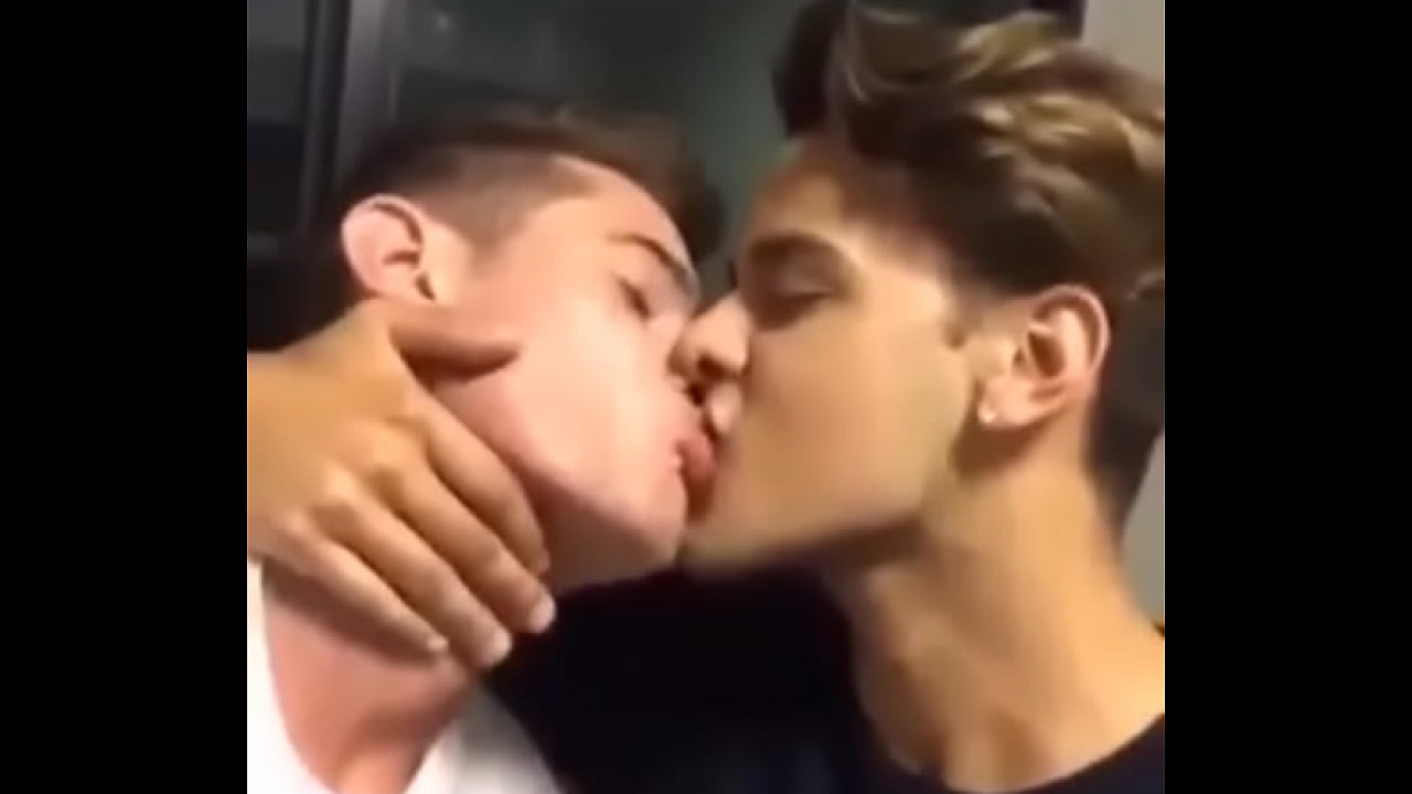 Gay guys kissing