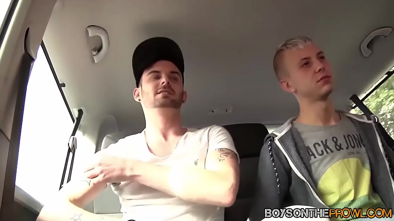 Threeway for amateur twinks in a van