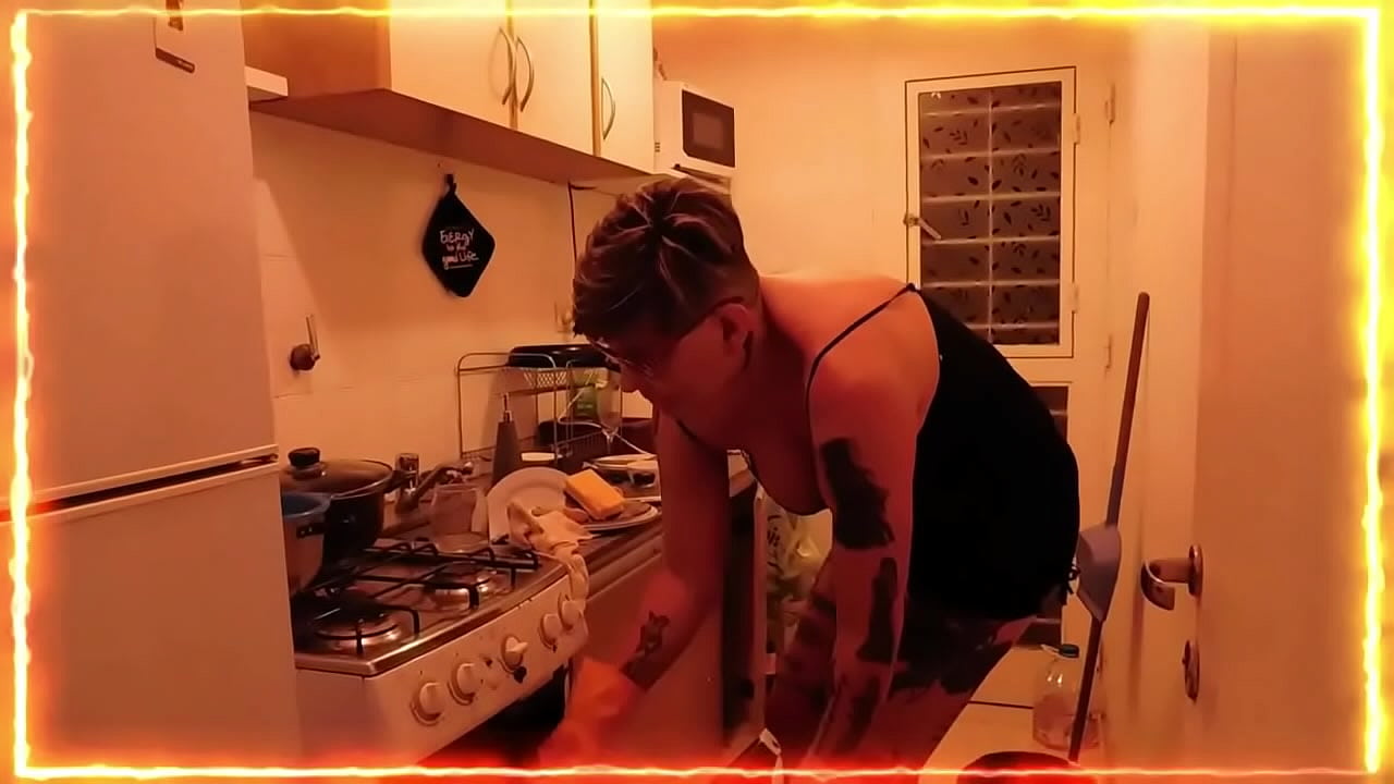 breaking my ass in the kitchen (literal)