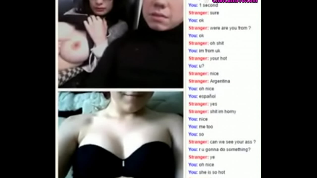 chat colombian couple playing in webcam