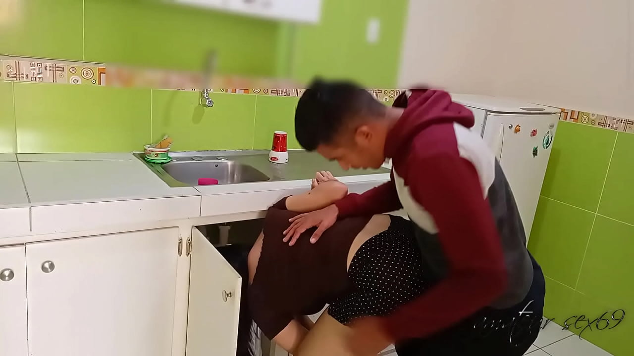 Horny milf asks a plumber to uncover the by fucking her: when the plumber arrives I put my big ass on him so he can insert his big cock