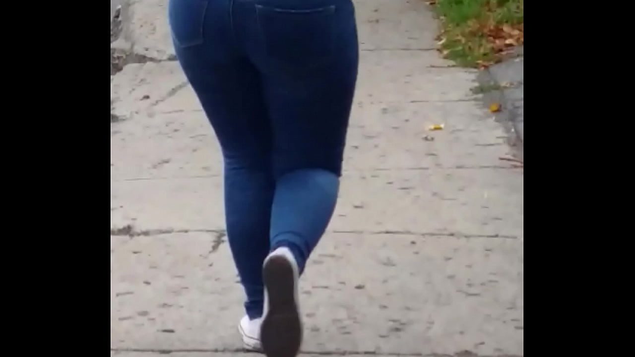 Big ass walking montteal grosses fesse طيز مبير ترمة latino perfect