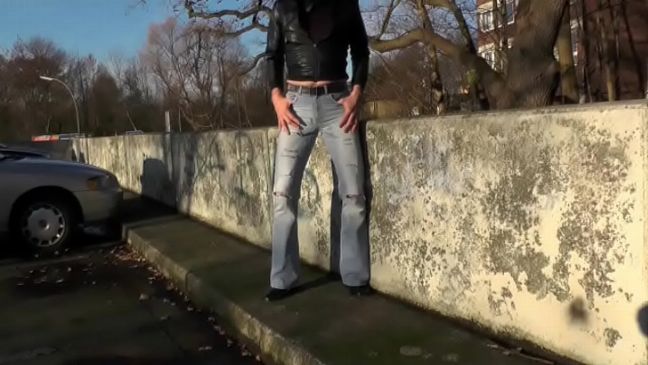 jeans public wetting