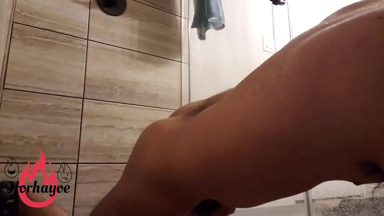 Pocket vagina in the bathtub