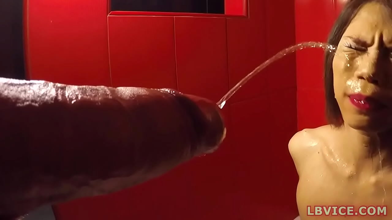 Thai trans Kim drinks urine after giving a blowjob