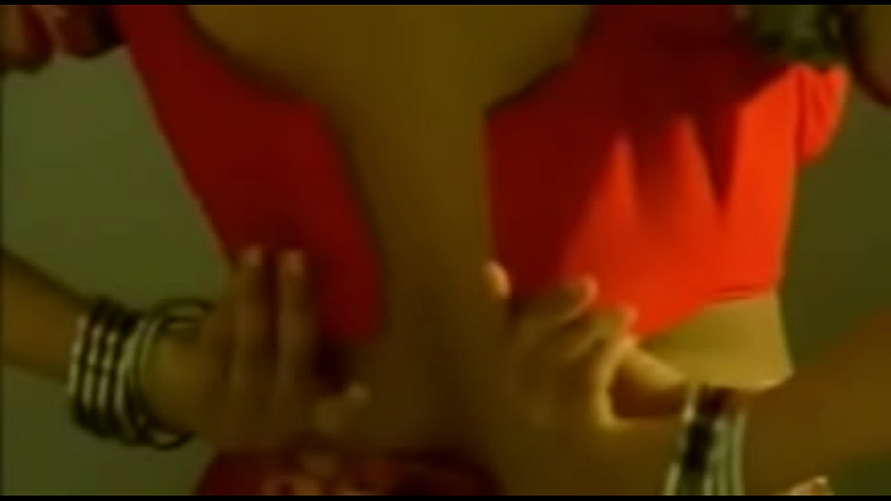 Changing Blouse n Huge Cleavage - Kathara