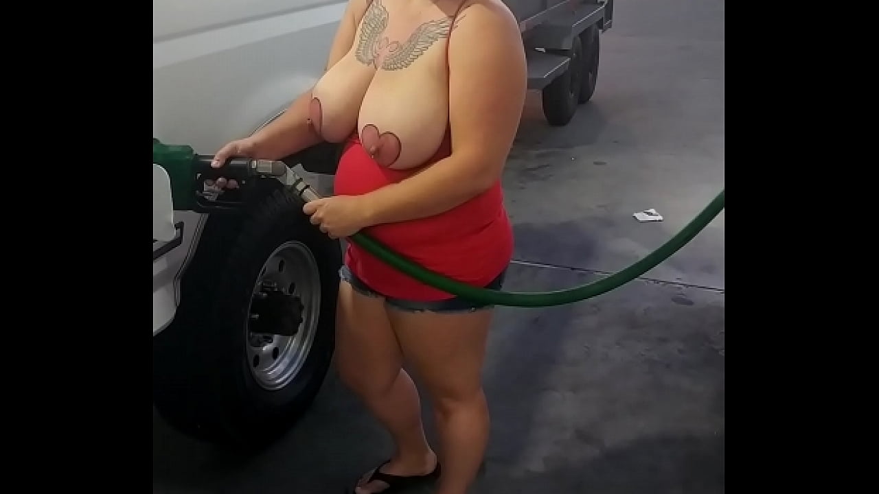 Bbw flashing at fuel pump on Vimeo.MP4