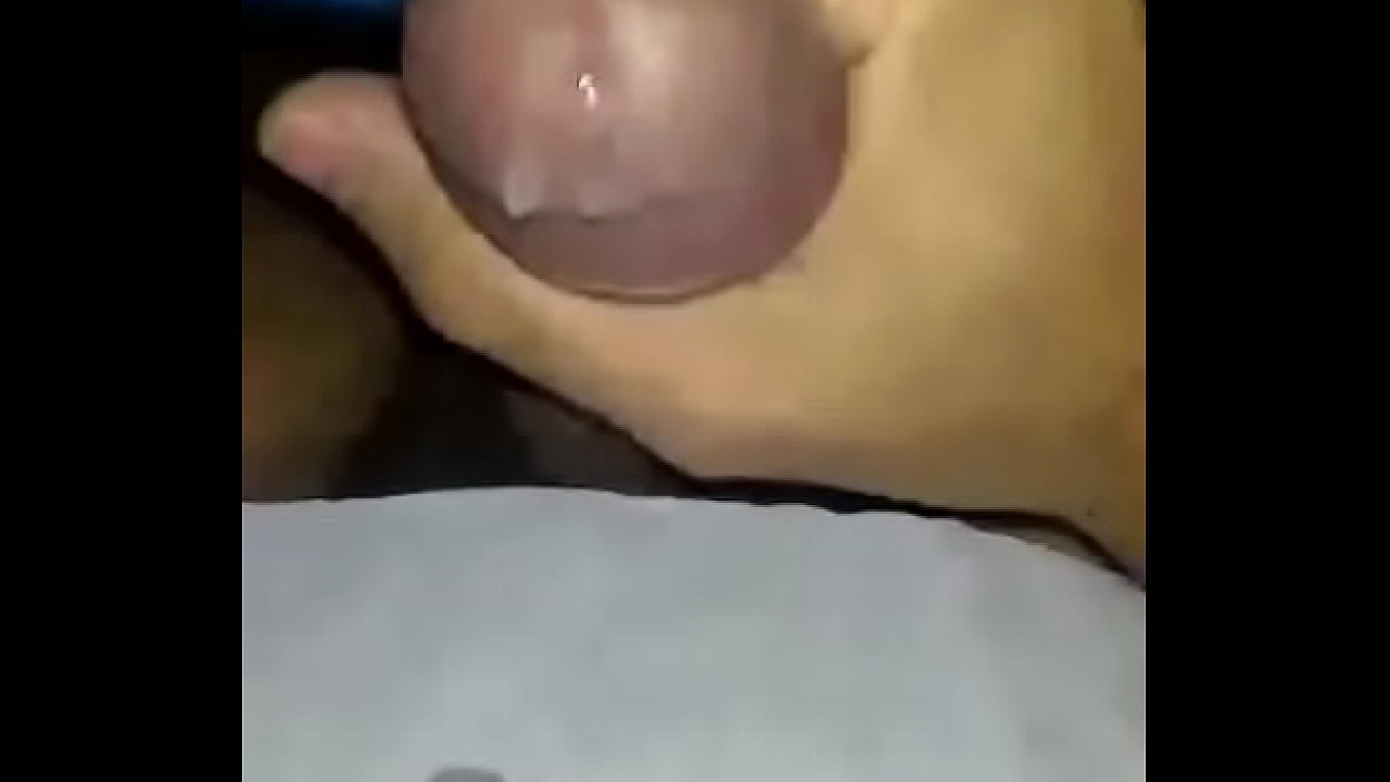 Gozando gostoso com um pornô