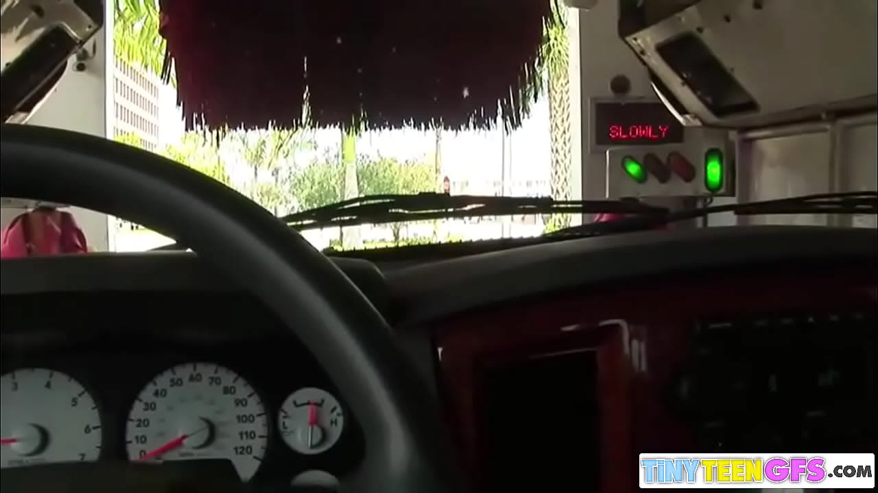 BookeSkye challenge to masturbate in the carwash. She strip off her clothes and fingering hard her pussy