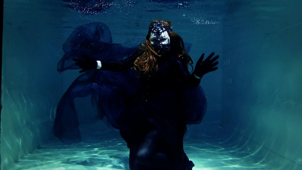 gothic underwater shooting in swimmimg pool Arya Grander.