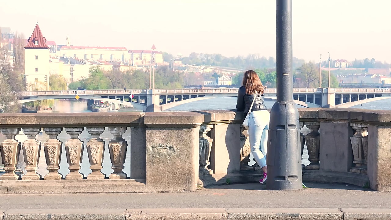 Wetting in her Jeans on the bridge