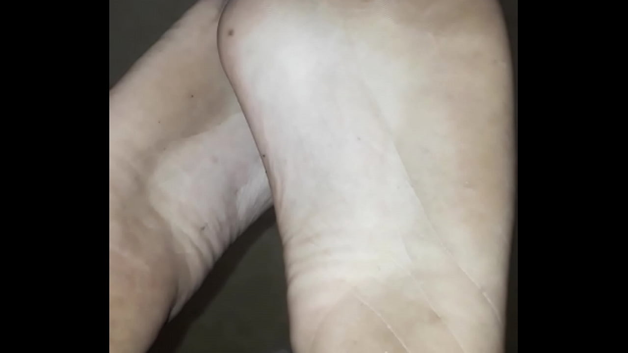 Teen boy feet toes soloboy