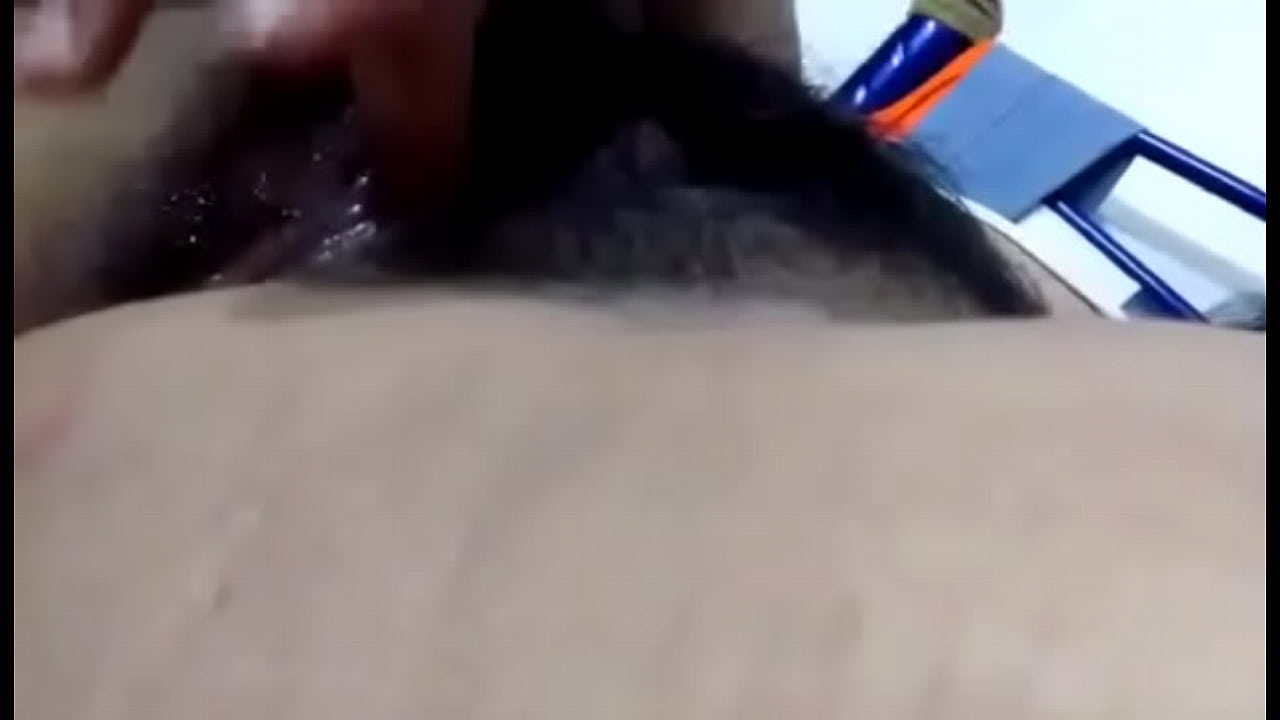 Mi novia cachonda me manda vídeo masturbandose