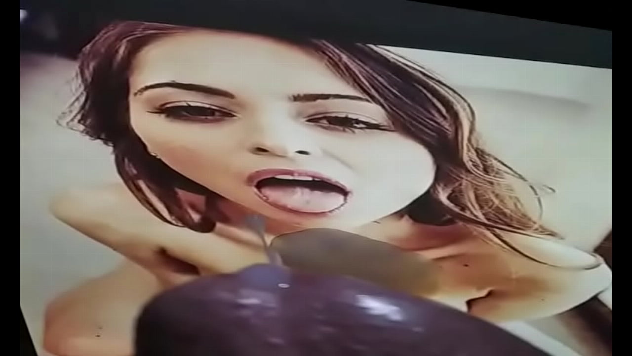 A lot of cum for Riley cum for Riley Reid