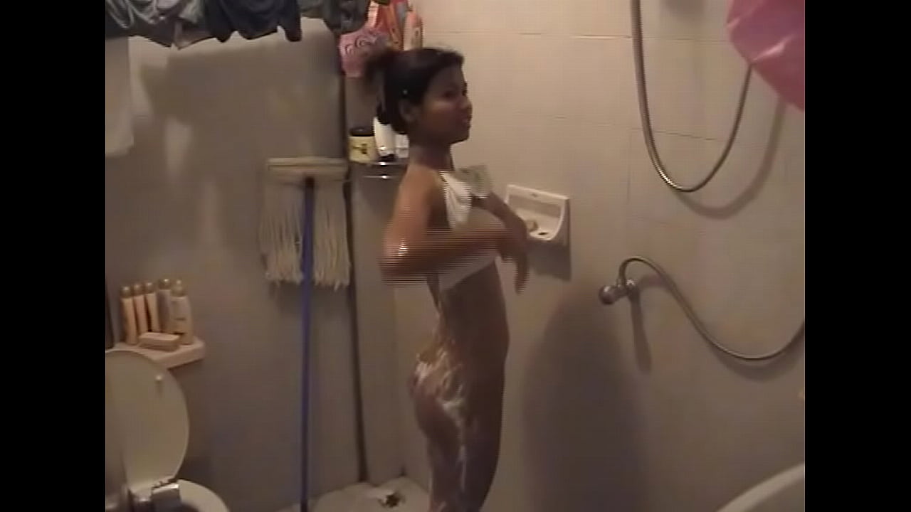 Nueng in the shower