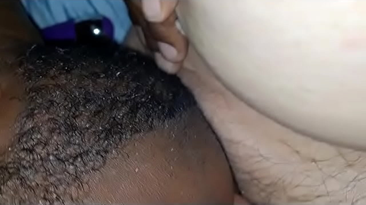 Close up eating pussy