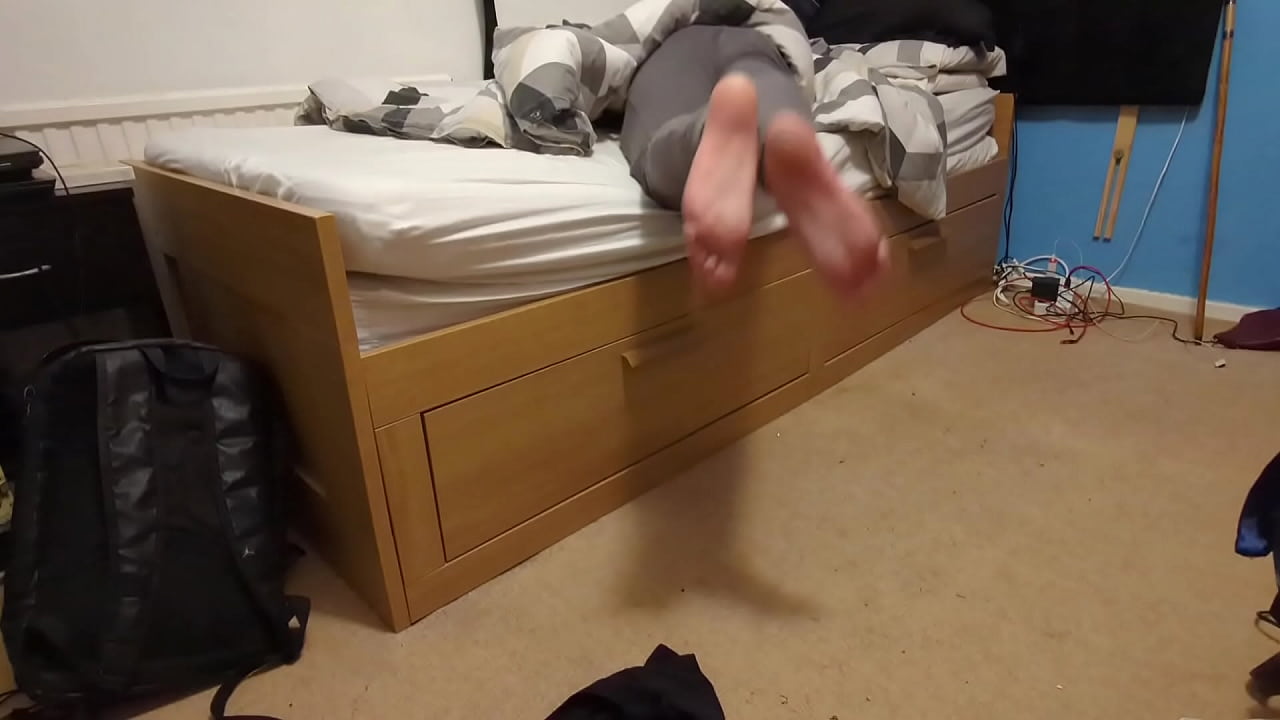 Guy gets Devoured By Bed monster