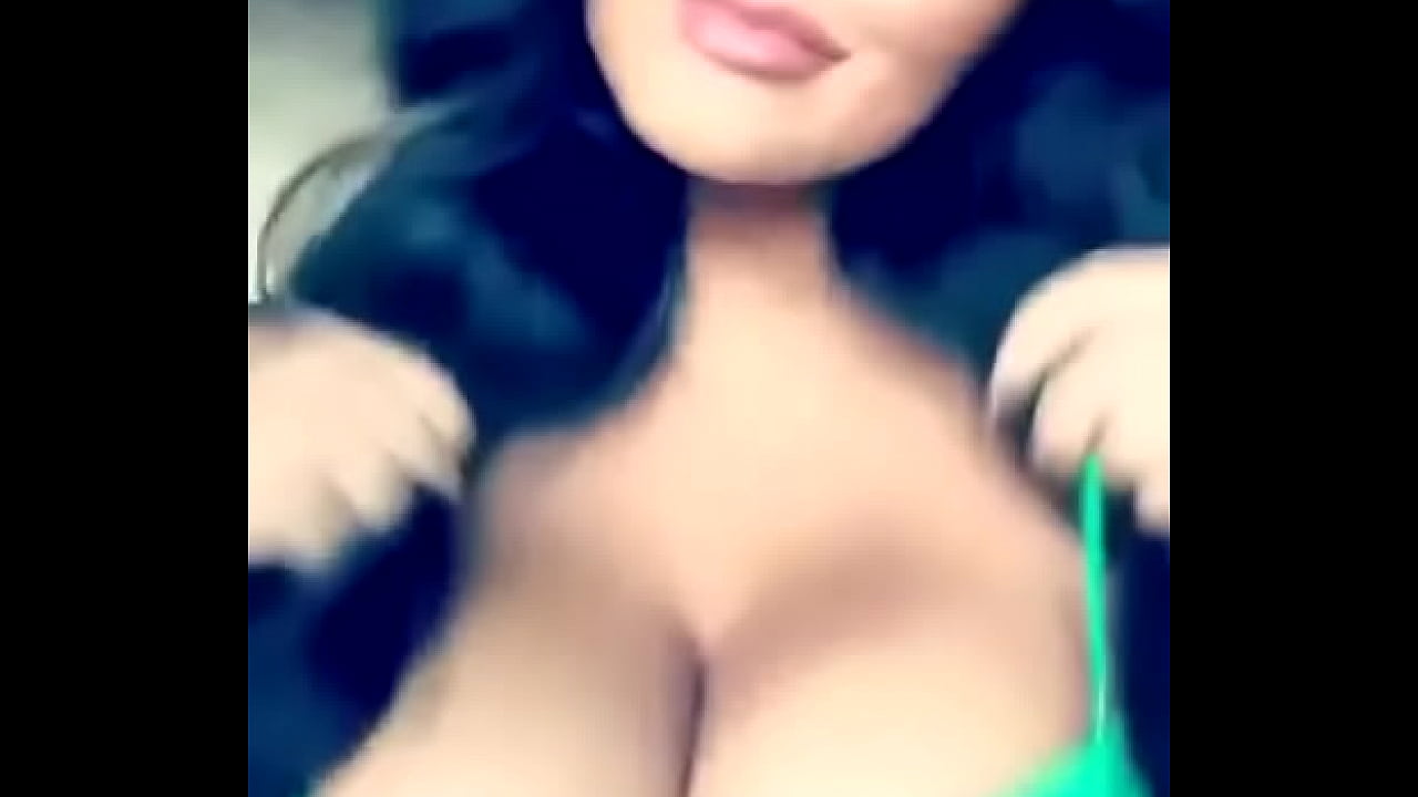 busty model,ask me for her name