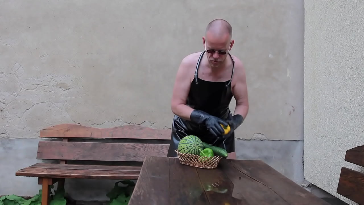 The horny rubber gardener 10 (vegetable stomping   boot care) PROMO TRAILER