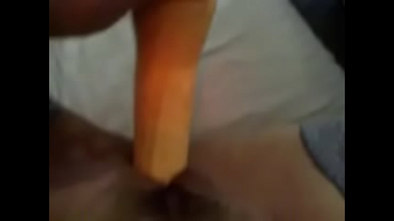 the first time with dildo - 1º vez