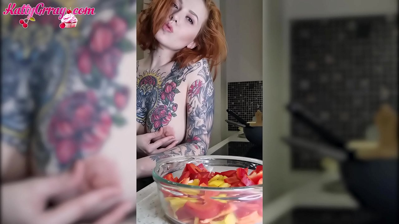 Sexy Girl Really Wants Sex and Cooks Naked - Soft Erotica